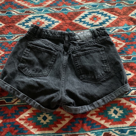 Zara High Rise Shorts - Picture 2 of 3